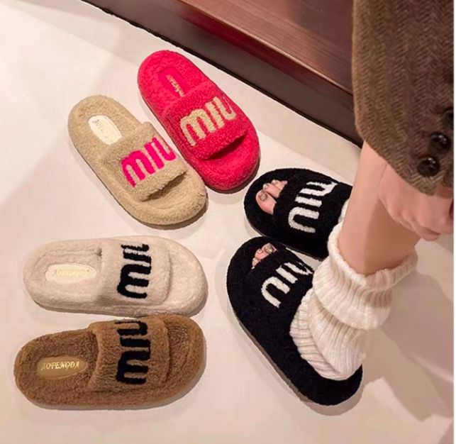 Popular Internet Celebrity Furry Slippers for Women in Autumn and Winter Fleece-Lined for Outer Wear, Fashionable and Stylish 2025 New Style Small Fragrant Style Warm Cotton Slippers