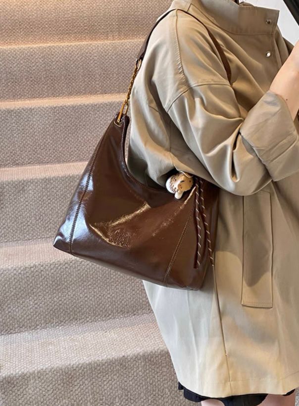 Large-Capacity Commuter Women's Bag 2025 Autumn New Tote Bag Autumn and Winter High-End Niche Retro Crossbody Shoulder Armpit Bag